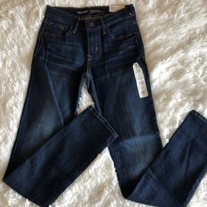 Women’s jeans size 00.  Mid/raise.  NEW